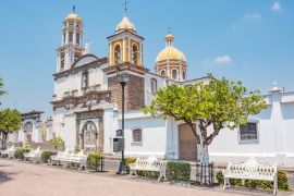 Lais Puzzle - Schöne weiße Stadt Comala in Colima, Mexiko - 2.000 Teile