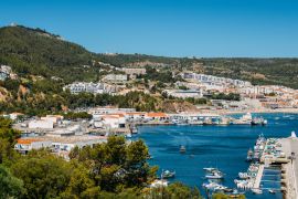 Lais Puzzle - Blick auf Sesimbra, Setubal Portugal an der Atlantikküste - 2.000 Teile
