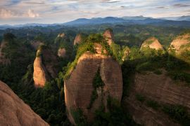Lais Puzzle - Wanfoshan Danxia Landform, Berg Wanfo,.Hunan, China - 2.000 Teile