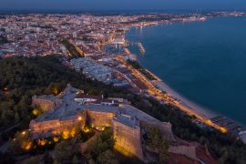 Lais Puzzle - Die Stadt Setubal hat alles, Meer, Berge und Strände, Portugal - 2.000 Teile