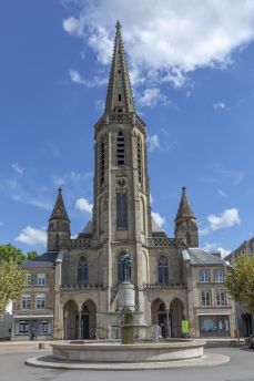 Lais Puzzle - Die Kirche Saint-Louis in Saarlouis - 2.000 Teile
