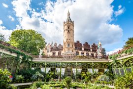 Lais Puzzle - Blick auf das Schloss in der Landeshauptstadt von Mecklenburg-Vorpommern, Schwerin. - 2.000 Teile