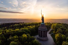Lais Puzzle - Hermannsdenkmal bei Sonnenaufgang, Detmold - 2.000 Teile