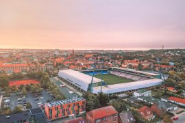 Lais Puzzle - Das Stadion von Aalborg bei Sonnenaufgang - 2.000 Teile