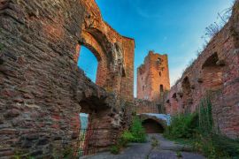 Lais Puzzle - Burgruine Henneburg bei Stadtprozelten - 2.000 Teile