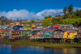 Lais Puzzle - Häuser auf Stelzen Palafitos in Castro, Chiloe Island, Patagonien - 2.000 Teile
