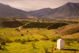 Lais Puzzle - Kakteen, Berge und Täler in der Nähe der Stadt Vicuña Vicuna. Elqui-Tal in Chile - 2.000 Teile