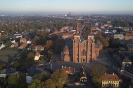 Lais Puzzle - Roskilde-Dom der Könige und Roskilde-Stadt in Dänemark - 2.000 Teile