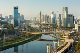Lais Puzzle - Blick auf die Avenida Marginal Pinheiros, den Fluss Pinheiros und die Skyline der Stadt Sao Paulo, Brasilien - 2.000 Teile