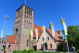 Lais Puzzle - kath. Kirche Sankt Laurentius in Kleinostheim im Landkreis Aschaffenburg - 2.000 Teile