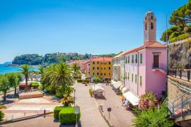 Lais Puzzle - Schöne Straße und traditionelle Gebäude von Savona, Ligurien, Italien - 2.000 Teile