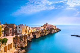 Lais Puzzle - Vieste Stadt auf den Felsen, Gargano, Apulien, Italien - 2.000 Teile