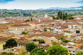 Lais Puzzle - Blick von oben auf die Stadt Popayan, die im Zentrum des Departements Cauca liegt, Kolumbien - 2.000 Teile
