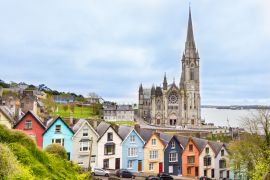 Lais Puzzle - Kathedrale und bunte Häuser in Cobh, Irland - 2.000 Teile