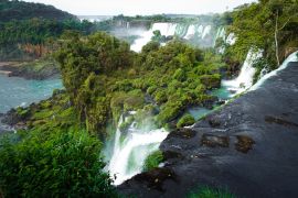 Lais Puzzle - Vorhang aus Wasserfällen im Wald von Iguazu, Misiones, Argentinien - 2.000 Teile
