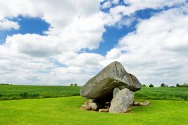Lais Puzzle - Der Brownshill Dolmen, ein großartiger megalithischer Granitstein in der Grafschaft Carlow, Irland - 2.000 Teile