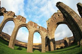 Lais Puzzle - Ruinen des Priorats Llanthony, Monmouthshire, Wales - 2.000 Teile