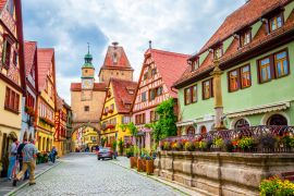 Lais Puzzle - Schöne Straßen in Rothenburg ob der Tauber mit traditionellen deutschen Häusern, Bayern, Deutschland - 2.000 Teile
