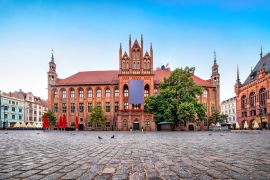 Lais Puzzle - Gotische Fassade des Alten Rathauses von Torun auf dem Alten Markt, Polen - 2.000 Teile