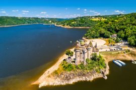 Lais Puzzle - Das Chateau de Val, eine mittelalterliche Burg an einem Ufer der Dordogne in Frankreich - 2.000 Teile