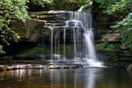 Lais Puzzle - Blick auf Cauldron Force bei West Burton im Yorkshire Dales National Park, England - 2.000 Teile