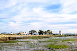 Lais Puzzle - Moinho grande in Barreiro, Portugal. Weiße Gezeitenmühle, Ruine aus dem 15. Jahrhundert. Sumpf - 2.000 Teile