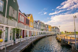Lais Puzzle - Skyline von Houten mit berühmten Regenbogenhäusern in den Niederlanden - 2.000 Teile