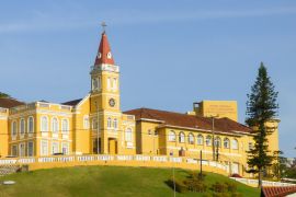 Lais Puzzle - Florianopolis, Brasilien: Gebäude des Imperial Hospital de Caridade in der Innenstadt von Florianopolis - 2.000 Teile