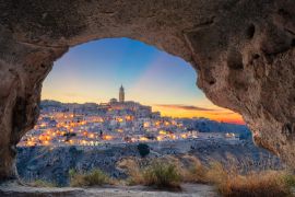 Lais Puzzle - Matera, Italien. Stadtbildbild der mittelalterlichen Stadt Matera, Italien während des schönen Sonnenuntergangs - 2.000 Teile
