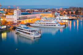 Lais Puzzle - Blick auf Motorboote in der Stadt Friedrichshafen, Deutschland - 2.000 Teile