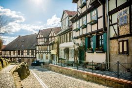 Lais Puzzle - Blick auf typische Häuser in Quedlinburg, Deutschland - 2.000 Teile