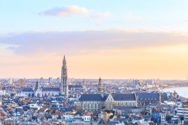 Lais Puzzle - Blick über Antwerpen mit der Kathedrale Unserer Lieben Frau aufgenommen - 2.000 Teile
