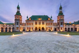 Lais Puzzle - Bischofspalast nach Sonnenuntergang in Kielce, Polen - 2.000 Teile