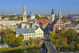 Lais Puzzle - Opole - Das historische Stadtzentrum mit dem Rathaus. Polen - 2.000 Teile