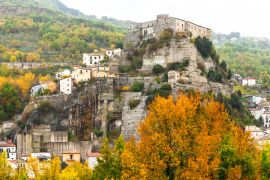 Lais Puzzle - Mittelalterliches Dorf Cerro al Volturno (Burg Pandone) in Molise - 2.000 Teile