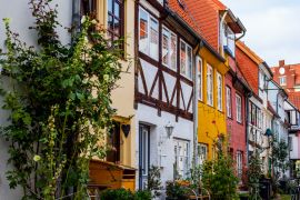 Lais Puzzle - Hof in der Lübecker Altstadt - 2.000 Teile