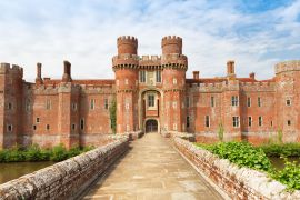 Lais Puzzle - Backsteinschloss Herstmonceux in England - 2.000 Teile