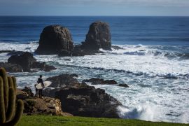 Lais Puzzle - Der wilde Strand von Pichilemu gilt als Surfstadt in Chile. Zentrale Küste, zwei Stunden südlich von Santiago - 2.000 Teile