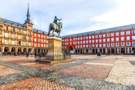Lais Puzzle - Plaza Mayor mit Statue von König Philip III in Madrid, Spanien - 2.000 Teile