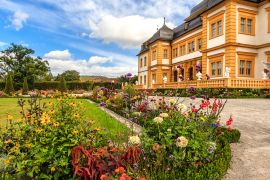 Lais Puzzle - Schloss Veitshöchheim (gebaut 1682 ) im Maintal bei Würzburg, bekannt durch seinen Rokokogarten - 2.000 Teile