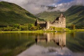 Lais Puzzle - Spiegelung von Kilchurn Castle in Loch Awe, Highlands, Schottland - 2.000 Teile