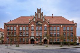 Lais Puzzle - Denkmalgeschützte Jahnschule in Wittenberge - 2.000 Teile