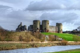 Lais Puzzle - Schloss Rhuddlan von der anderen Seite des Flusses Clwyd, Denbighshire, Wales - 2.000 Teile