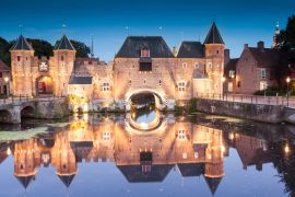 Lais Puzzle - Koppelpoort mittelalterliche niederländische Festungsstadt Amersfoort bei Nacht, Niederlande - 2.000 Teile