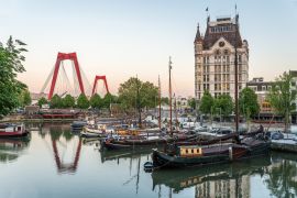 Lais Puzzle - Rotterdam Stadt, Alter Hafen ältester Teil des Hafens, historisches Werftdock, Altes Schiff, Openlucht Binnenvaart Museum, Haringvliet und die Willemsbrug Brücke in der Abenddämmerung im Sommer, Niederlande - 2.000 Teile