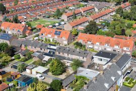 Lais Puzzle - Luftaufnahme Einfamilienhäuser mit Hinterhöfen in Emmeloord, Die Niederlande - 2.000 Teile