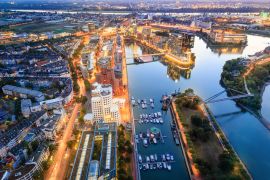 Lais Puzzle - Blick auf die Stadt Düsseldorf, Deutschland. - 2.000 Teile