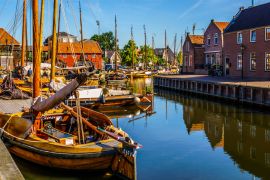Lais Puzzle - Traditionelle niederländische Botter-Fischerboote im Hafen des historischen Dorfes Spakenburg-Bunschoten. Das Dorf war einst ein wichtiges Fischereizentrum am jetzt aufgestauten IJselmeer - 2.000 Teile