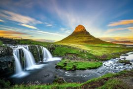 Lais Puzzle - Sonnenuntergang über Kirkjufellsfoss Wasserfall und Kirkjufell Berg in Island - 2.000 Teile
