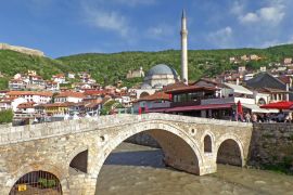 Lais Puzzle - Die Altstadt von Prizren an einem schönen sonnigen Tag, Kosovo - 2.000 Teile